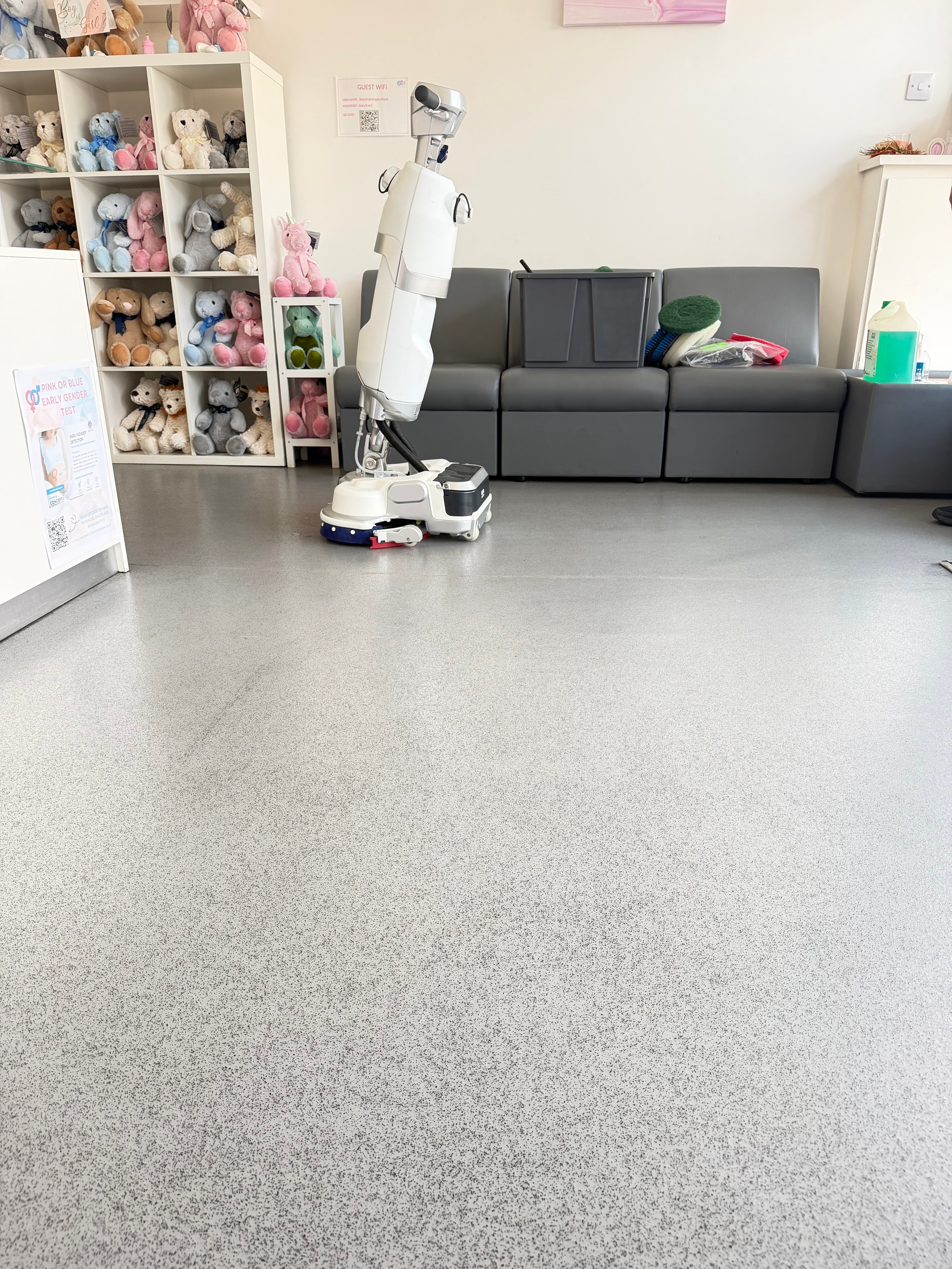 Fimap V1 Strip & reseal — Healthcare centre — corridor